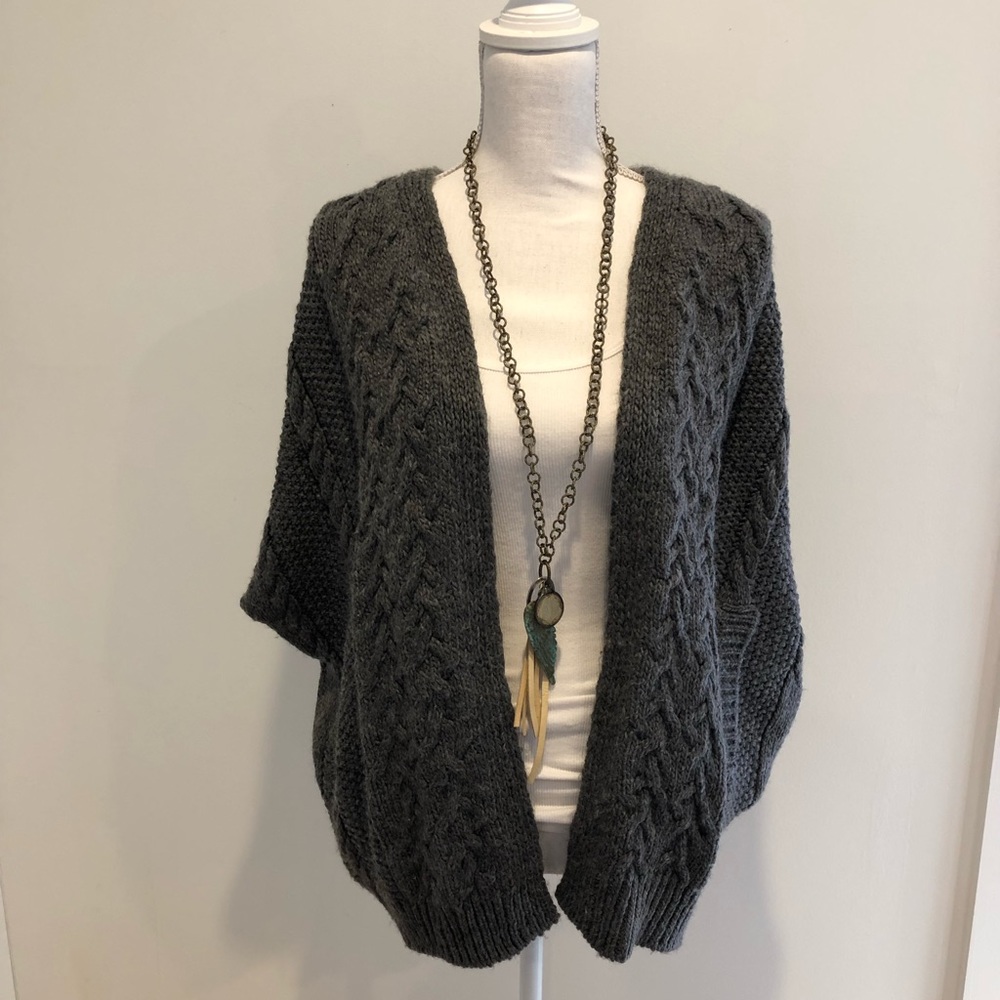 Cable Knit Sweater Vest/Shrug